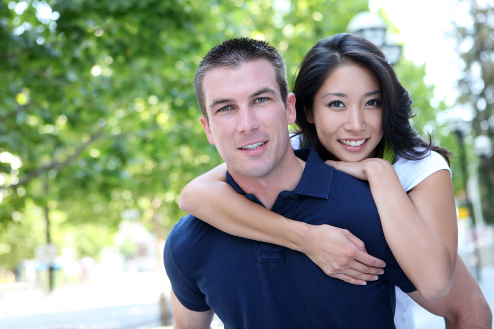 Азиатка-жена для мужа и его друга HD